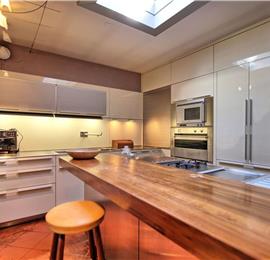 5 bedroom villa with pool and tennis court near San Gimignano, sleeps 10